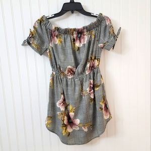 Hint of Blush off shoulder mini dress size small